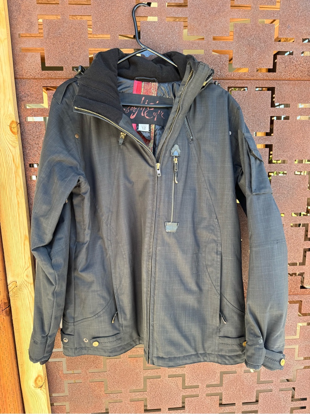 Black Obermeyer Woman’s Ski Jacket Size 12 winter coat snowboarding
